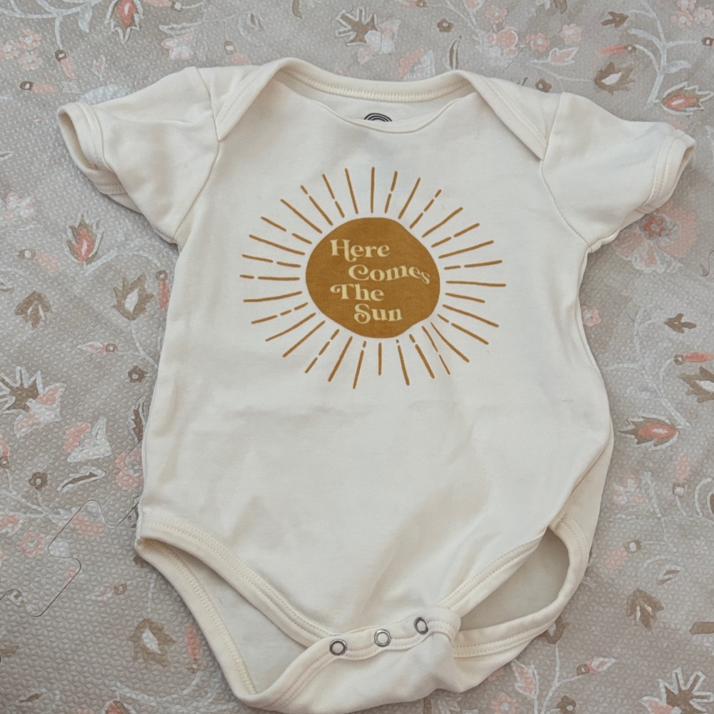 Emerson And Friends Here Comes the Sun 12-18 months Cream Onesie with Sun Design